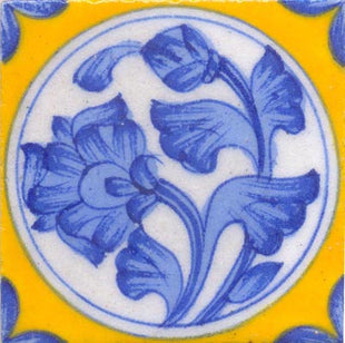 Blue flower in a circle on yellow tile (3x3-BPT29)