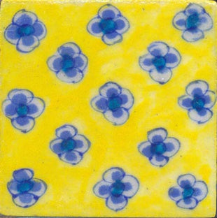 Blue & white flowers on yellow tile (3x3-BPT18)
