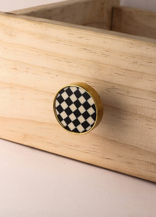 Well Designed Black And White Checkered Wooden Door Knob