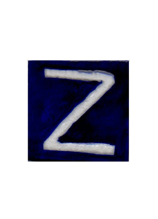 White Z alphabet blue tile (2x2)